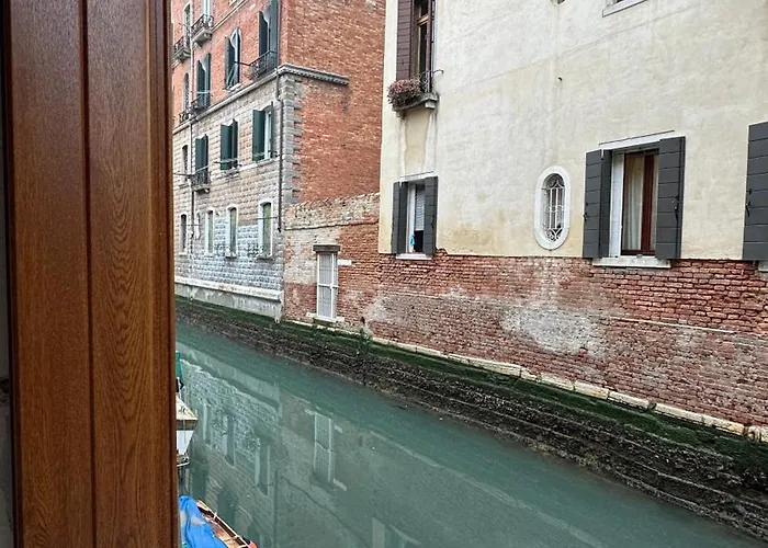 Ca Lucia Canal View